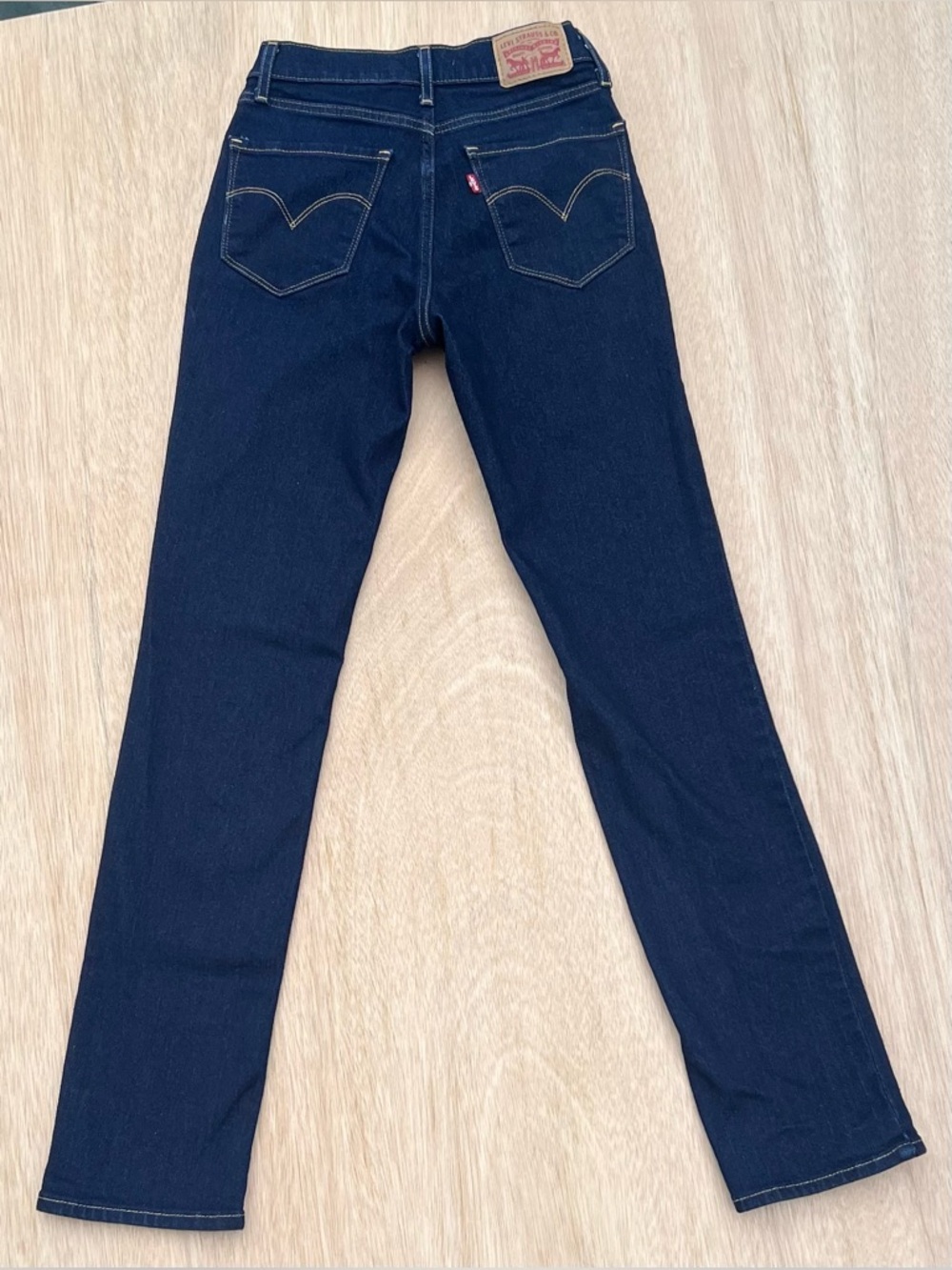 Levi’s Dark Indigo 724 High Rise Straight 25 Jeans Classic Casual Stretch Denim